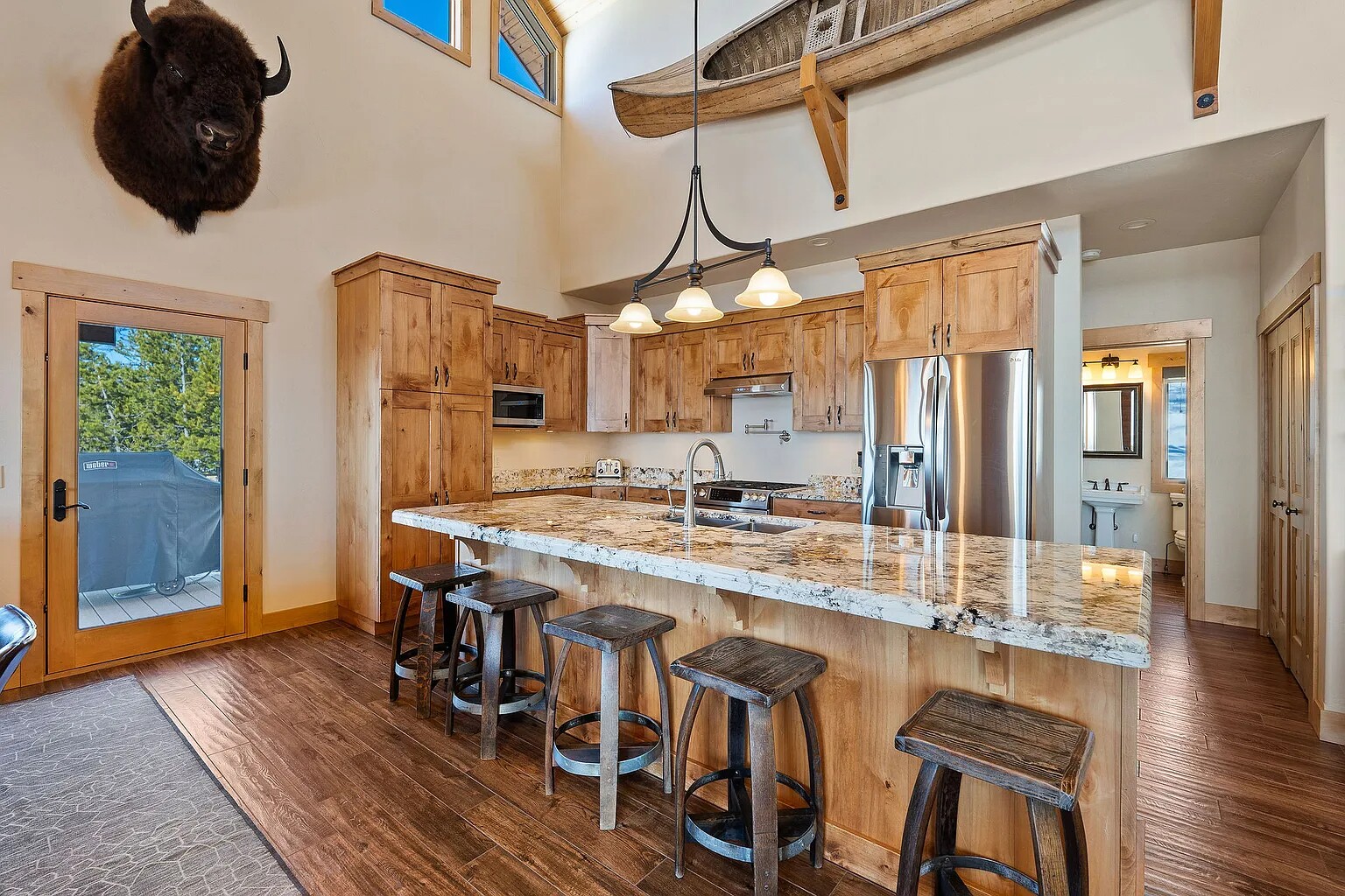 Gourmet kitchen